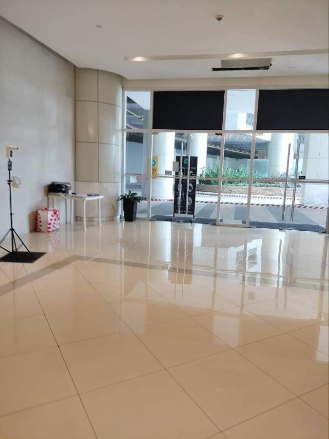 Cubao Manhattanheights Unit 7Ef Tower B, 1Br Manila Bagian luar foto