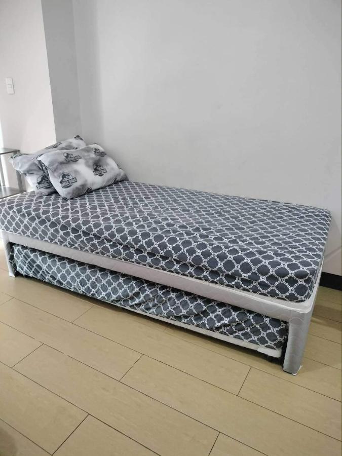 Cubao Manhattanheights Unit 7Ef Tower B, 1Br Manila Bagian luar foto