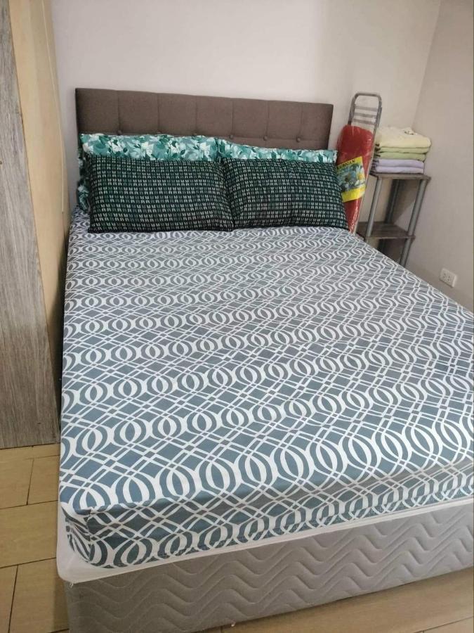 Cubao Manhattanheights Unit 7Ef Tower B, 1Br Manila Bagian luar foto