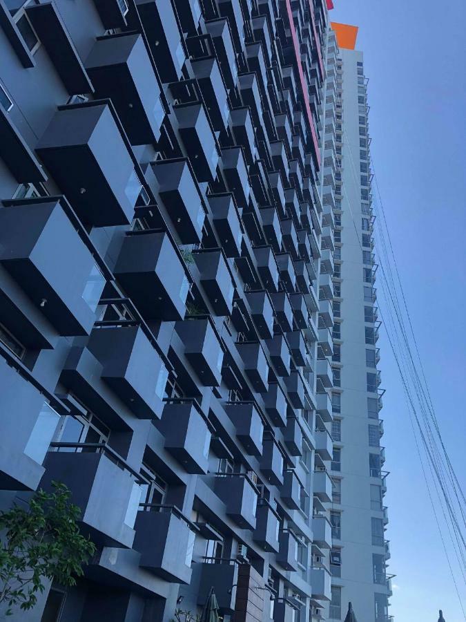 Cubao Manhattanheights Unit 7Ef Tower B, 1Br Manila Bagian luar foto