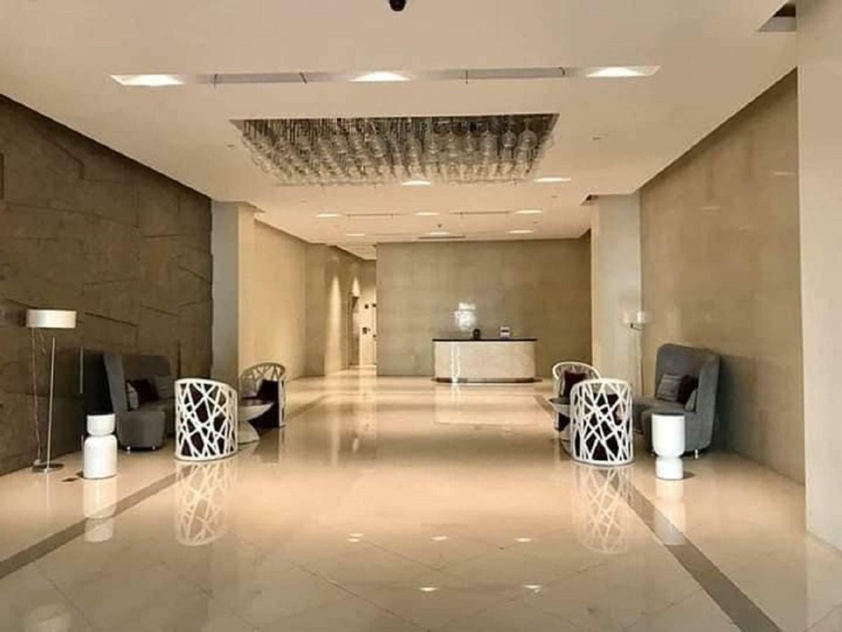 Cubao Manhattanheights Unit 7Ef Tower B, 1Br Manila Bagian luar foto